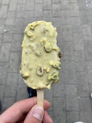 Glace pistache  at La Pâtisserie Vegan - Les Saveurs De La Bastille in Liege