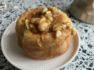 Roulé cacahuète  VSF 2025  at La Pâtisserie Vegan - Les Saveurs De La Bastille in Liege