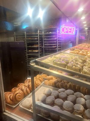  at Bob's Donut and Pastry Shop in San Francisco