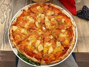 “Ham” & pineapple pizza  at The Woolpack in Wilstead