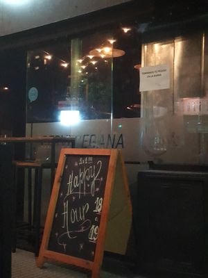 Happy hour at Kuyen Cervecería Vegana - Brewery in Buenos Aires