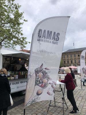 Food stand at DAMAS - Vegan Kebab & Falafel in Erlangen