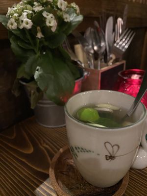 Hanoi-Herbst: mit frischem Ingwer, Zitronengras, Minze und Limette  at ANI House in Bremen