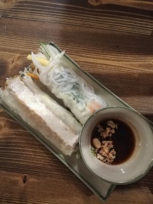 Sommerrollen mit Erdnusssoße at ANI House in Bremen