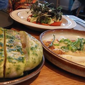 Front: Flatbread / Chives / Ramson. Middle: White Asparagus / Samphire / IPA / Coffee. Back: Red Pepper / Pine Nuts / Pomegranate. NA Pairing: Mule with Kefir and Ginger Beer at Bistro Lupa in Copenhagen