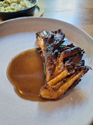 Blue Oister Mushroom grilled with vegan jus at Bistro Lupa in Copenhagen