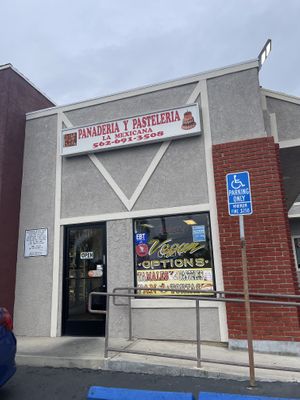 outside & advertise vegan options   at Panaderia y Pasteleria la Mexicana in La Habra