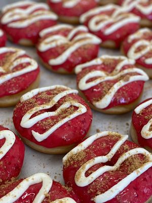 Vegan Raspberry Cheesecake Donuts topped with Cookie Crumble  at Kjeks - Schanze in Hamburg
