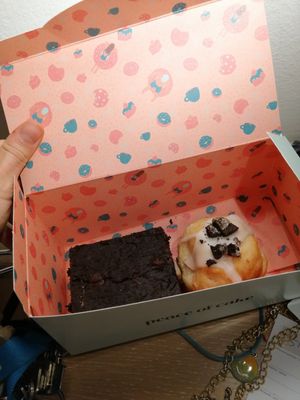 Slitty Brownie (Brownie mit Cookie-boden) und Oreo-Cookie at Kjeks - Schanze in Hamburg