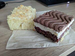 Budderkuchen and Donauwellen at Kjeks - Schanze in Hamburg