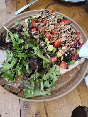 Tosta de abacate vegan at Terra in Santo Tirso