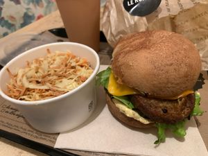 Coleslaw & the Ronald burger  at Hank Vegan Burger in Lille