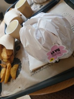 Excellent burger ! at Hank Vegan Burger in Lille