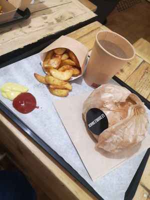  at Hank Vegan Burger in Lille
