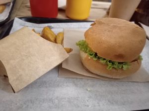 Capitaine hank at Hank Vegan Burger in Lille