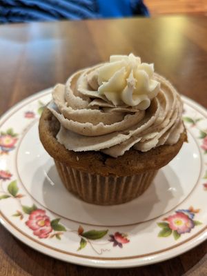 Apple cupcake at DC Vegan in Washington