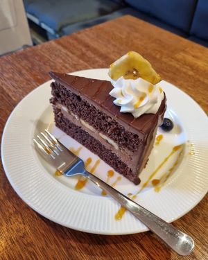 Chokolade kage med banan at Café Hygge in Horsens