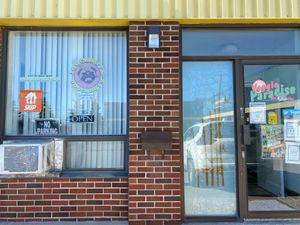 Storefront (location shared with Veggie Paradise) at Joughnuts Doughnuts in Mississauga