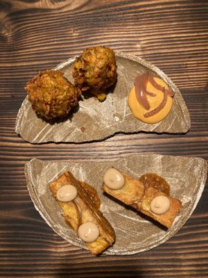 Croquettes and potatoes as starters at Fat Veggies in Barcelona