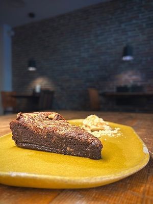 Brownie , Sésamo y Cardamomo at Fat Veggies in Barcelona