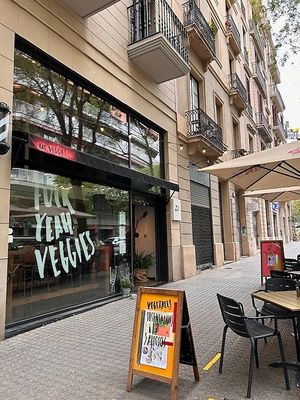 Terraza a pie de Calle at Fat Veggies in Barcelona