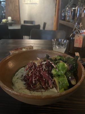 Verschiedener Kohl mit Ziegenkäse oder einer Cashew-Alternative #foodGasm  at Fat Veggies in Barcelona