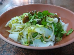 "bantiao" Hakka flat noodles at Wǔ Zhàn SùShí MiànGuǎn 午棧素食麵館 in Nanzhuang
