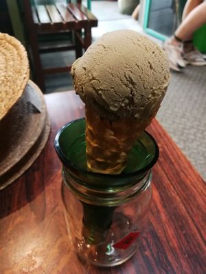 Vegan ice cream at XīnCūn Xiǎo ShāngHào 新村小商號 in New Taipei City