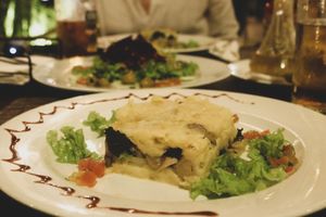 escondidinho de mandioca - manioc, spinach, mushrooms, onion at Osteria n.3 in Praia