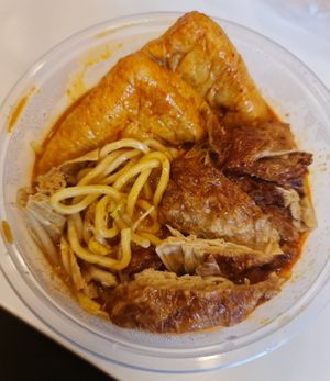 Nice curry chicken noodle ~ 29/4/22 at Chee Wei 啟維素食 - Tampines in East Singapore