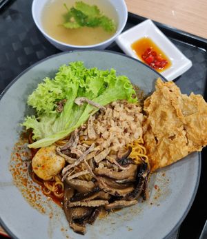 $4.50 Quick lunch ~ 17/7/22 at Chee Wei 啟維素食 - Tampines in East Singapore