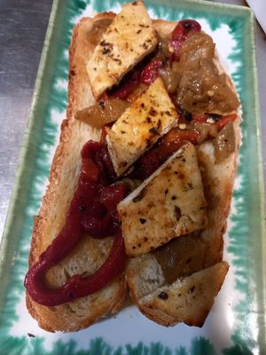 Tostada con Escalivada y Tofu marinado. at Anfora Vegano - temporarily closed in Gandia