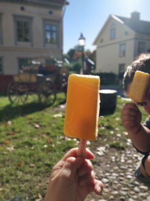 Tropical ice pops, amazing taste! at Handelsboden in Oerebro