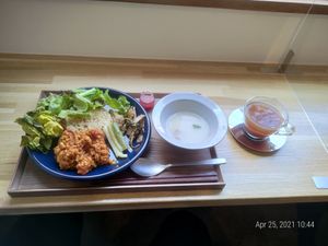 Vegan menu at B To Go in Tokyo