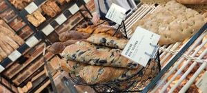 Branche aux olives at Land & Monkeys - Roquette in Paris