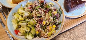 Salad at Land & Monkeys - Roquette in Paris