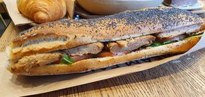 Soy "chicken" sandwich at Land & Monkeys - Roquette in Paris