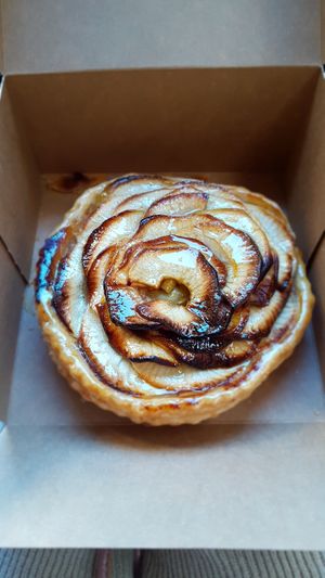 Tarte aux pommes at Land & Monkeys - Roquette in Paris