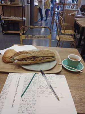 For 8.5, pain au chocolat+expresso+sandwich at Land & Monkeys - Roquette in Paris