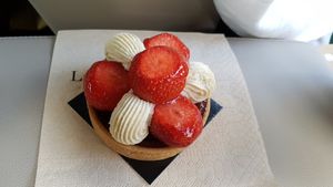 Strawberry cake at Land & Monkeys - Roquette in Paris