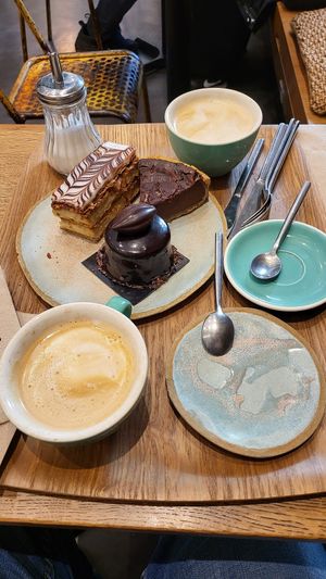 Cappuccino, mille feuilles, flan au chocolat, pure origine at Land & Monkeys - Roquette in Paris