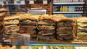 Sandwiches to go at Land & Monkeys - Roquette in Paris