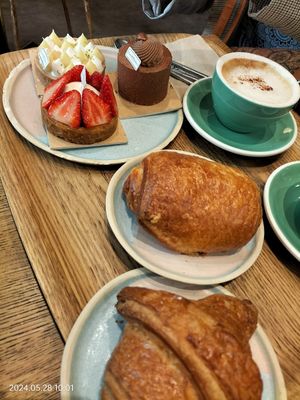  at Land & Monkeys - Roquette in Paris