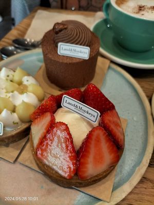  at Land & Monkeys - Roquette in Paris