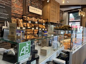 L’intérieur du magasin  at Land & Monkeys - Roquette in Paris