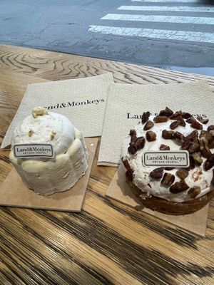 Popcorn & Caramel Cake - Praline & Toffee Cake   at Land & Monkeys - Roquette in Paris