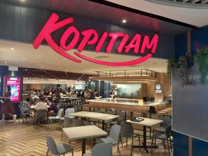 Located in Kopitiam Food Court at Bao Su Zhai 寶素齋  in Northeast Singapore