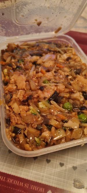 Chicken in lettuce wrap (lettuce+sauce seperate) at Hong Kong Vegan in Wakefield