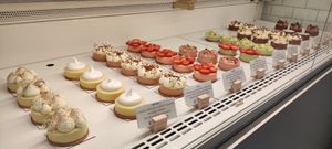 Choix pâtisseries at Sucré Coeur in Paris