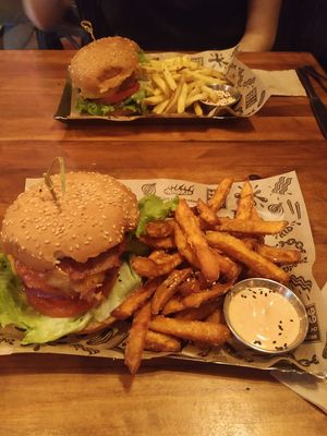 Burgers at Mad Mad Vegan - Lavapiés in Madrid